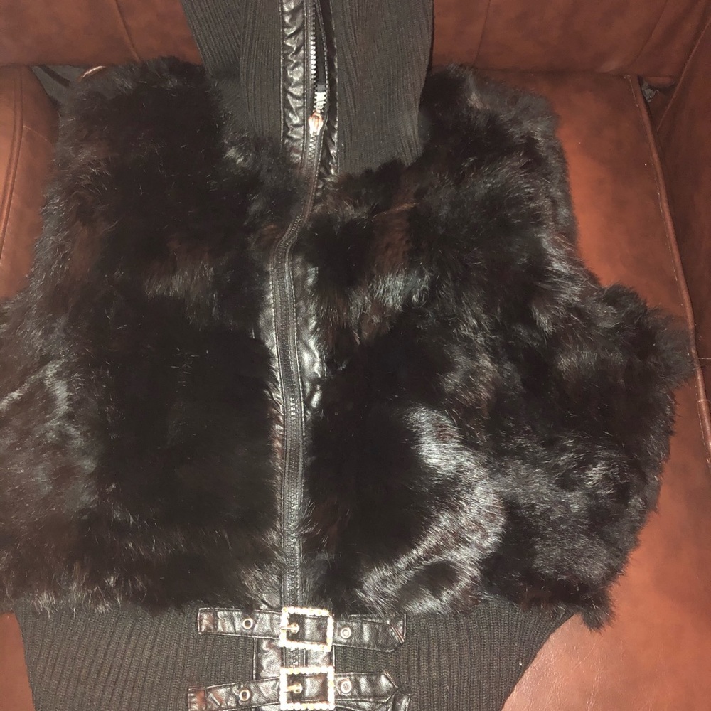 Black furry vest, size woman Large